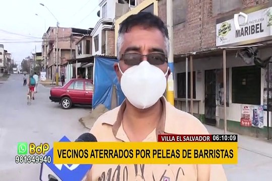 VES: barristas de Alianza Lima y Alianza Atlético se enfrentan lanzándose pirotécnicos y piedras