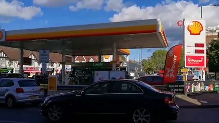 İngiltere'de ordu akaryakıt dağıtımı için hazırda bekletilecek