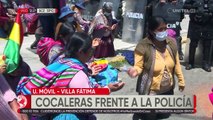 Mujeres cocaleras se arrodillan frente a la Policía y piden que las dejen volver al mercado