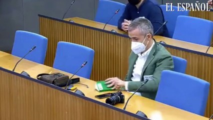 Íñigo Errejón veta a un periodista en el Congreso.