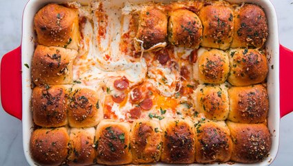 Pull Apart Garlic Bread Pizza Dip