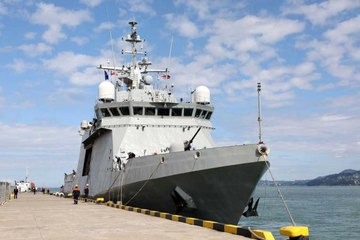 Son dakika haberi... Aralarında Türkiye'nin de bulunduğu NATO savaş gemileri Batum'a demir attı