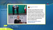 Gutiérrez Müller felicita a comandante italiano, Roberto Riccardi, por condecoración