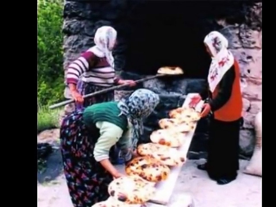Aliye Akkılıç Ela Gözlüm Ben Bu Elden Gidersem