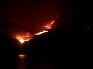 La lava del volcán de La Palma llega al mar