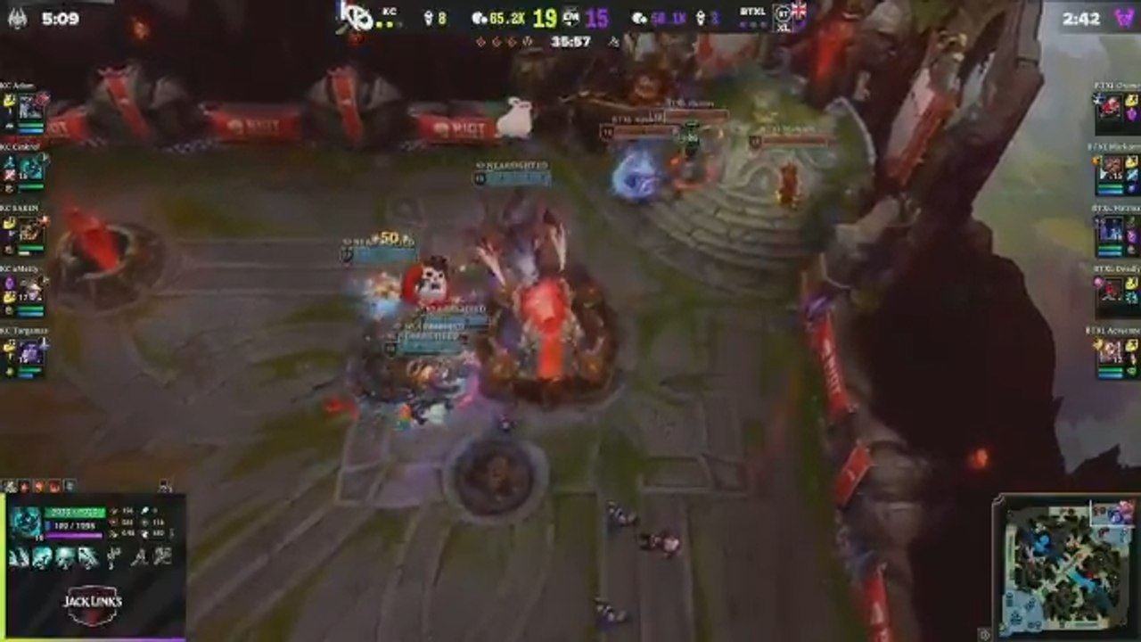 LoL : Emmanuel Macron félicite la Karmine Corp pour sa victoire aux European Masters