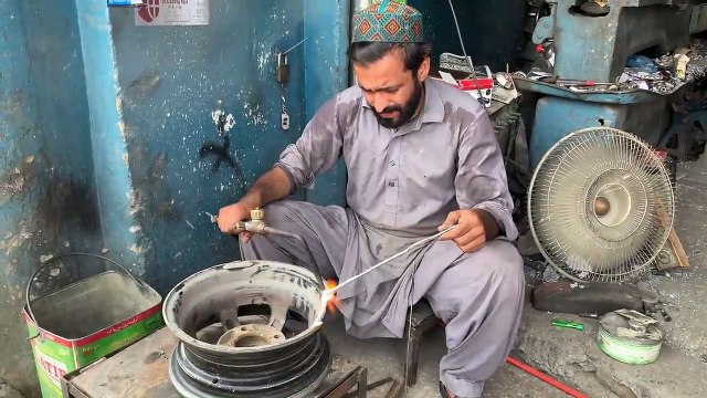 Restoration of a Cracked Aluminium Alloy Wheel __ How to Fix Buckled Aluminium Alloy Wheel Rim