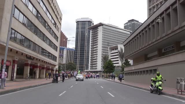 Kolombiya'da hükümet karşıtı protestolar düzenlendi