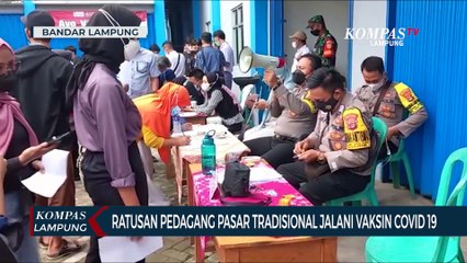 Ratusan Pedagang di Pasar Tradisional Jalani Vaksin Covid-19
