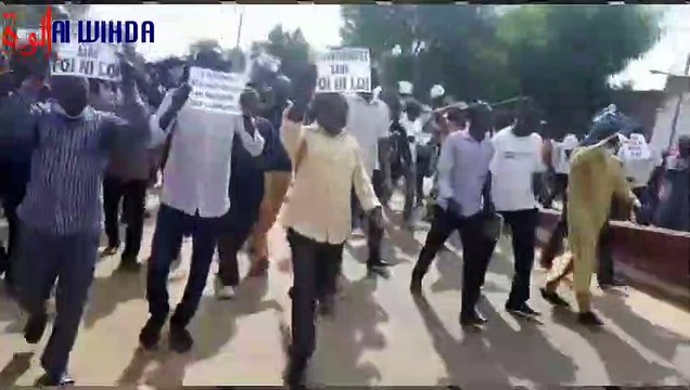 Tchad : les diplomés sans emploi dans la rue à N'Djamena