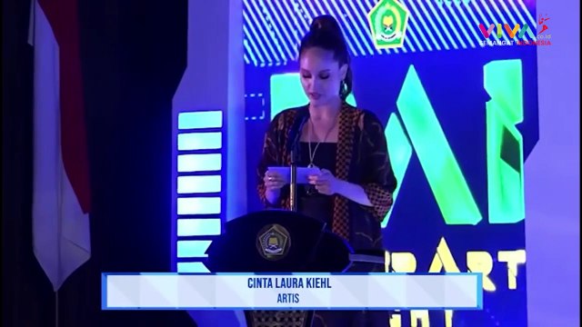 Pidato Cinta Laura yang Nyaris Bikin Menteri Agama Menangis
