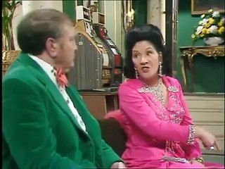 Yus my Dear (Hilarious British Classic Sitcom) == S01E04_