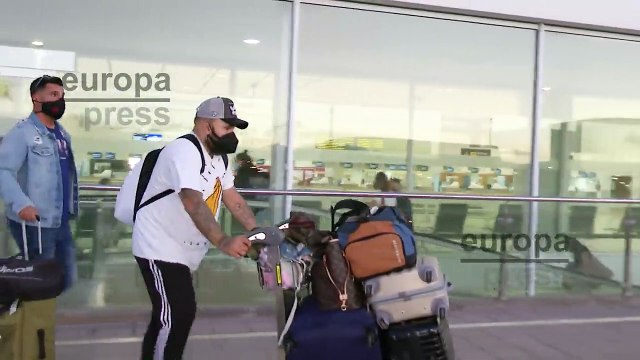 Kiko Rivera, Irene Rosales y Raquel Bollo acaban de llegar a la boda de Anabel y se tienen que volver