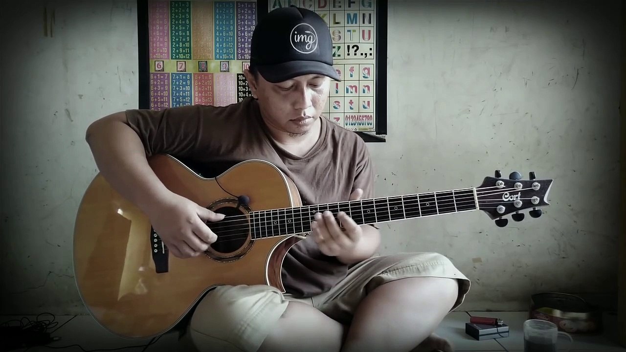 Killing Me Softly - Roberta Flack ( Insane fingerstyle cover guitar By: Alip Ba Ta)