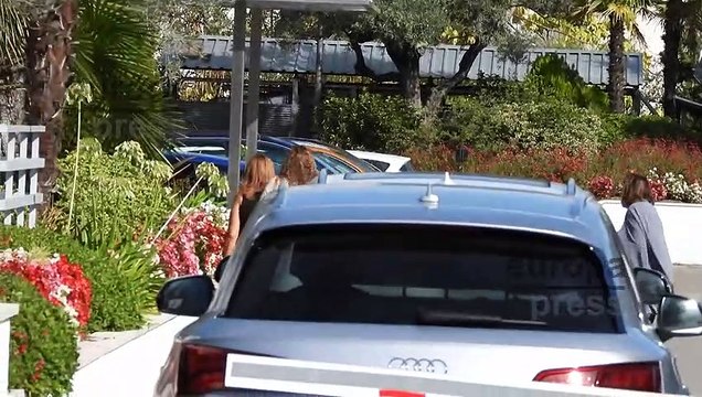 Los hermanos de Ana Obregón acuden al hospital donde se encuentra ingresado su padre