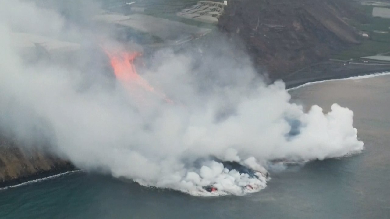 Eruption du volcan Cumbre Vieja : la lave atteint l’océan Atlantique