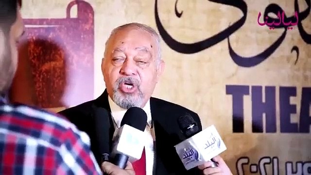 سامي مغاوري(سامي مغاوري يمازح ابنه قوم اقف وأنا بكلمك هو هنا وفي البيت)