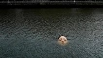 Nehrin içinde bir görünüp bir kaybolan genç kız yüzü görenleri korkutuyor