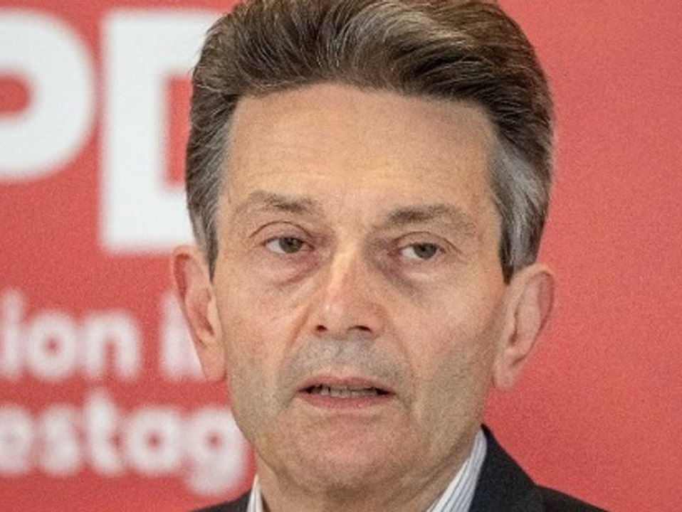 Mit großer Mehrheit: Rolf Mützenich als SPD-Fraktionschef bestätigt