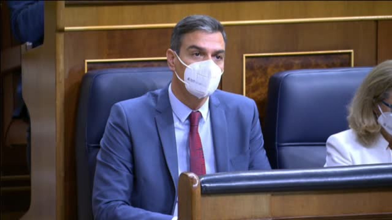 Pablo Casado al presidente: "¿Ordenó falsear las previsiones económicas del INE?"