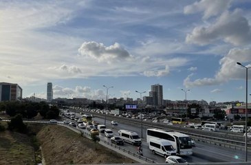 İstanbul'da trafik yoğunluğu yüzde 70 seviyelerine yükseldi