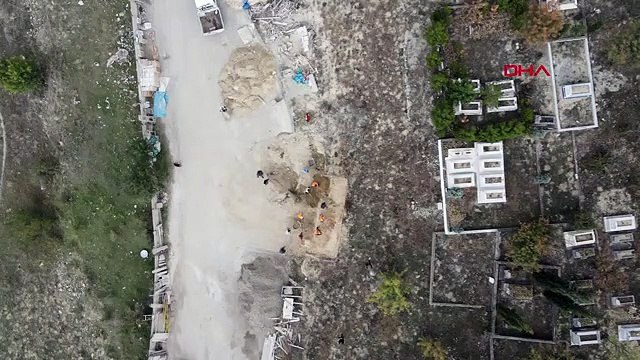 SAFRANBOLU'DA, MEZARLIKTA KAÇAK KAZI YAPILAN ALANDA İNCELEME BAŞLATILDI