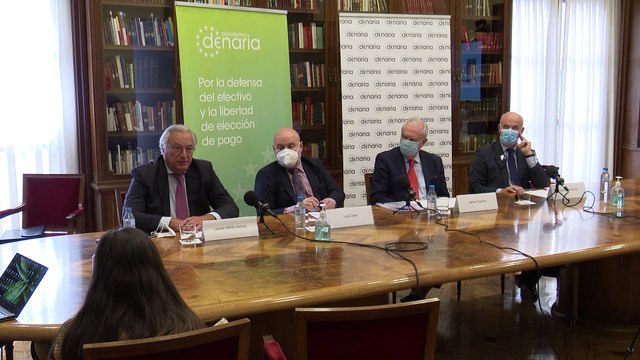 Cerca del 90 % de los españoles considera que debe garantizarse el pago en efectivo