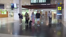 Isa Pantoja, Raquel Bollo y Anabel Pantoja llegan al aeropuerto