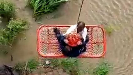 Download Video: Indian Air Force rescues stranded villagers from flood