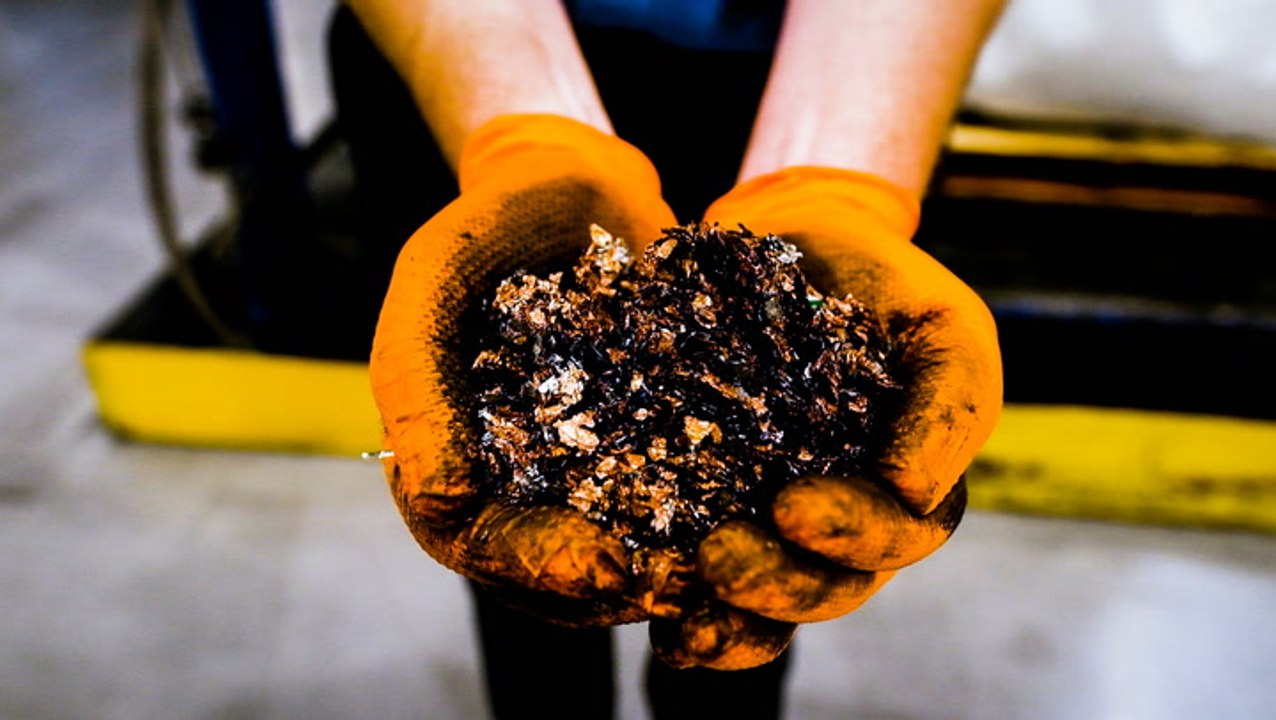 Why it's so hard to recycle electric-car batteries