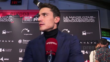 Álex González confiesa que le cuesta hablar de su vida privada pero afirma estar feliz