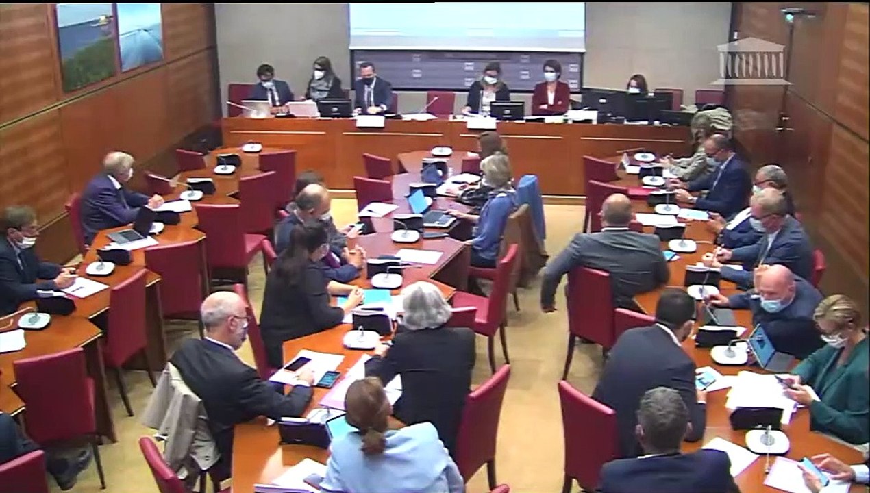 Commission du développement durable : Examen, p...