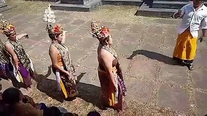 Tari Baris Dapdap Desa Pedawa (Baliaga)