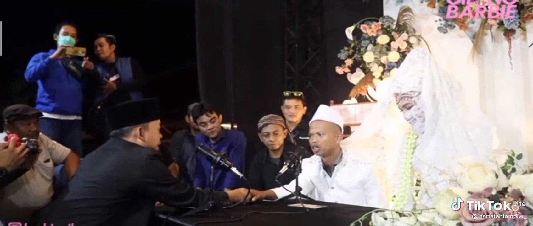 NGAKAK VIRAL