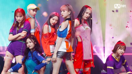 'COMEBACK' 파워 당당 '핫이슈(HOT ISSUE)'의 'ICONS' 무대