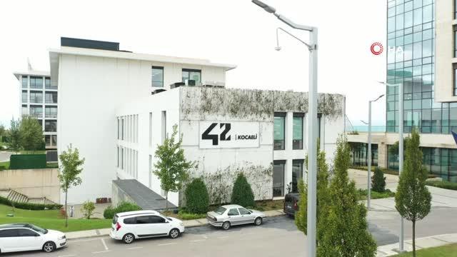 Son dakika haber! Öğretmensiz ve iş garantili yazılım okulunun ilk ders zilini Bakan Varank çaldı