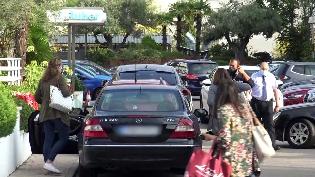 Los hermanos de Ana Obregón, pendientes de su padre