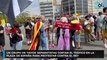 Un grupo de 'yayos' separatistas cortan el tráfico en la plaza de España para protestar contra el Rey