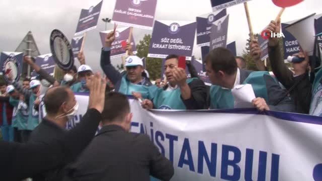 Sağlık çalışanlarından İBB Başkanı Ekrem İmamoğlu'na kırmızı kart