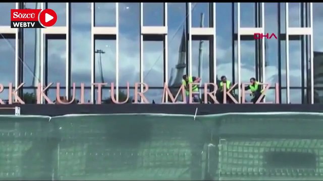 Atatürk Kültür Merkezi'nin isim tabelası asıldı