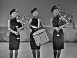 The Kim Sisters - Three Blind Mice/Scotland The Brave/Marine's Hymn (Live On The Ed Sullivan Show, August 22, 1965)