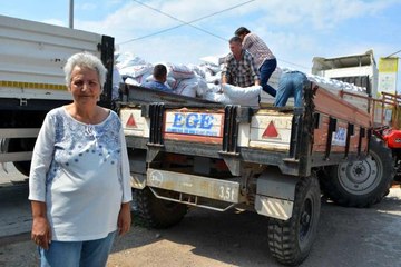 Ayvalık'ta şefkatli ellerden sımsıcak yardım