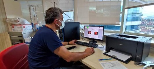 AKCİĞERİNDEKİ KABAK ÇEKİRDEĞİ OPERASYONLA ALINDI