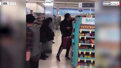 Man Records Frantic Shoplifters In Chicago.