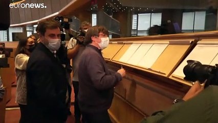 La Corte suprema spagnola non molla Puigdemont e contatta Eurojust