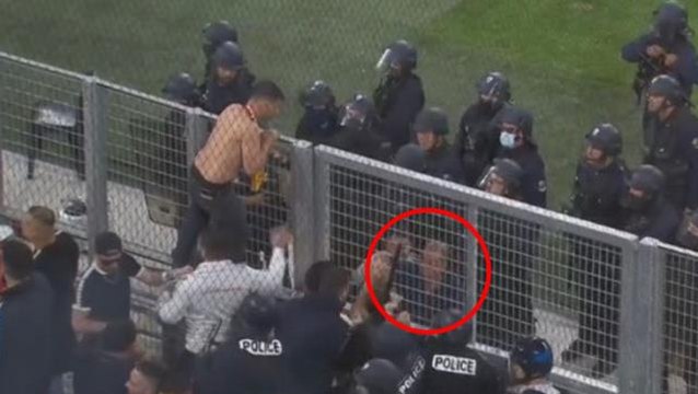 Marsilya-Galatasaray maçında ortalık karıştı! Fatih Terim soluğu Türk taraftarların yanında aldı