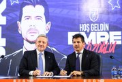 Medipol Başakşehir'de Emre Belözoğlu dönemi resmen başladı (1)