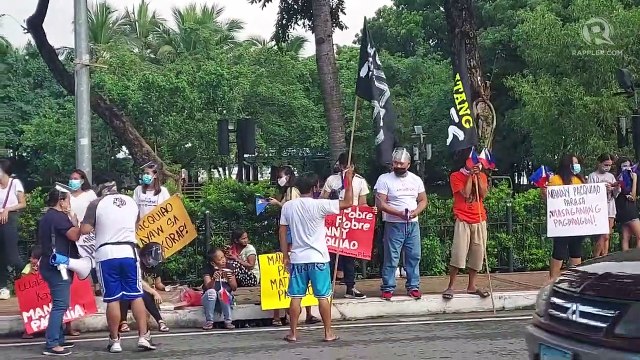 Pacquiao supporters gather outside Sofitel for his candidacy filing