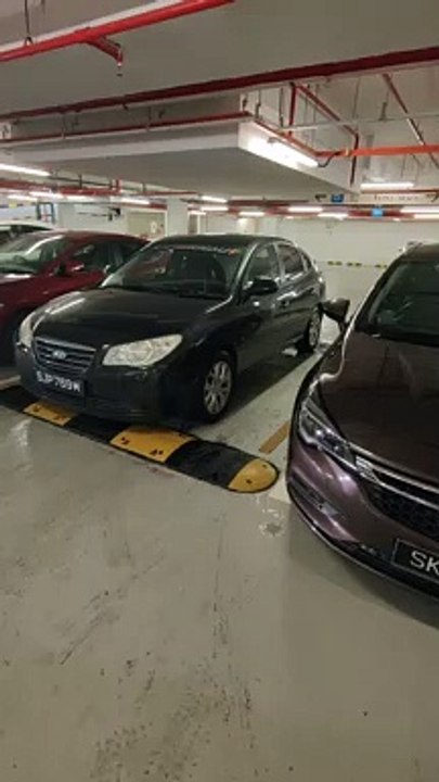 CHAMPION DRIVER THINK ITS PARKING LOT, BLOCK TRAFFIC