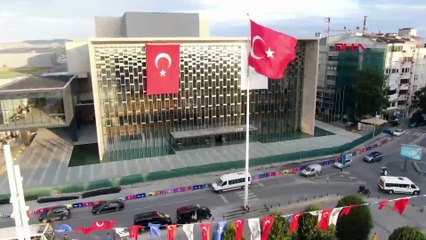 AKM'nin isim tabelası asıldı